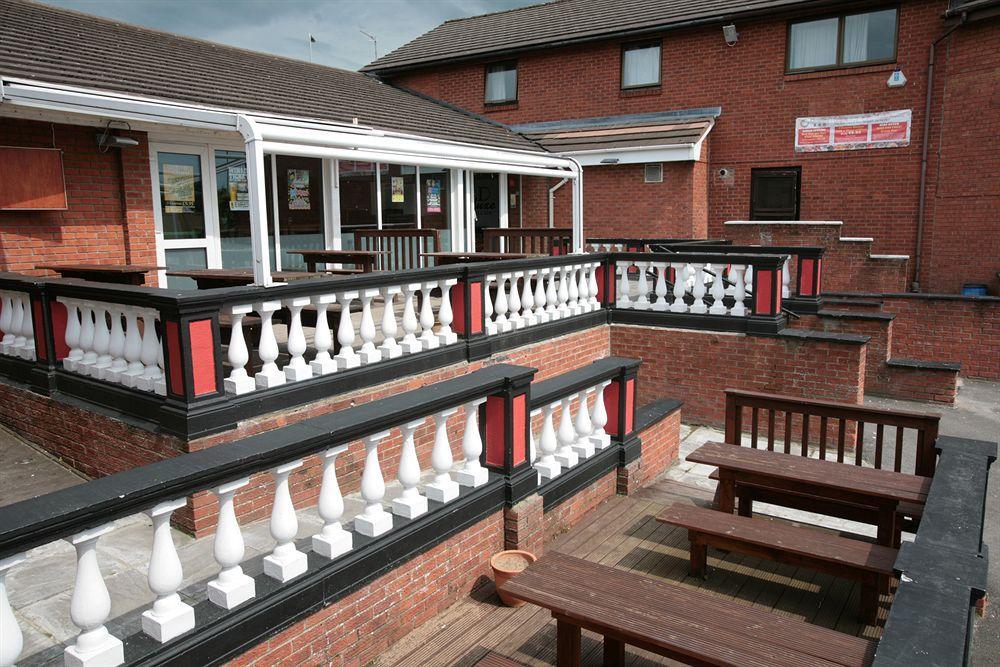 Livingston Lodge Hotel Exterior foto
